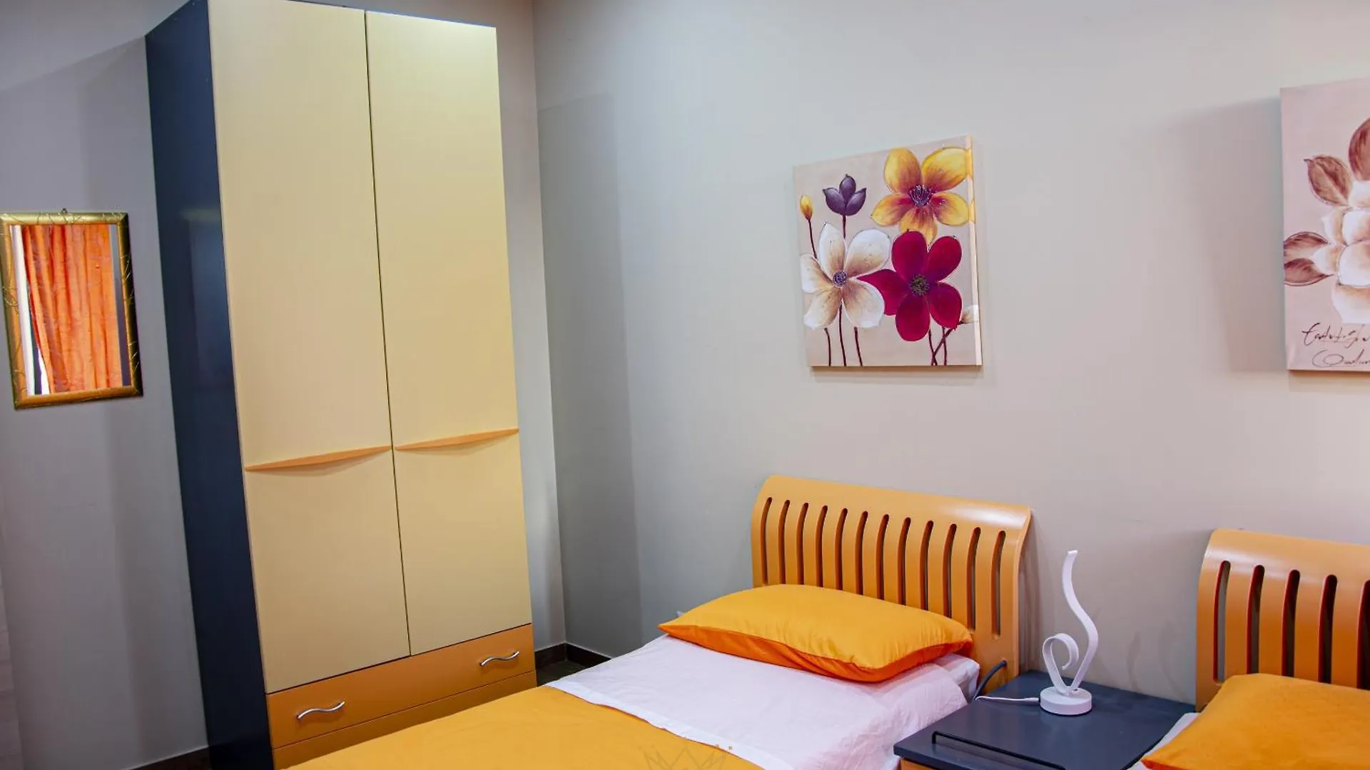 Apartment Loft Appartamento Privato Esclusivo Residenziale , Parcheggio Gratuito , Catania Italy